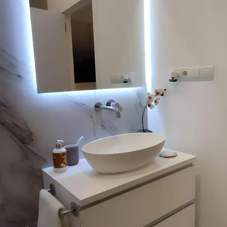 Beautiful Apartment Next To The Cathedral *